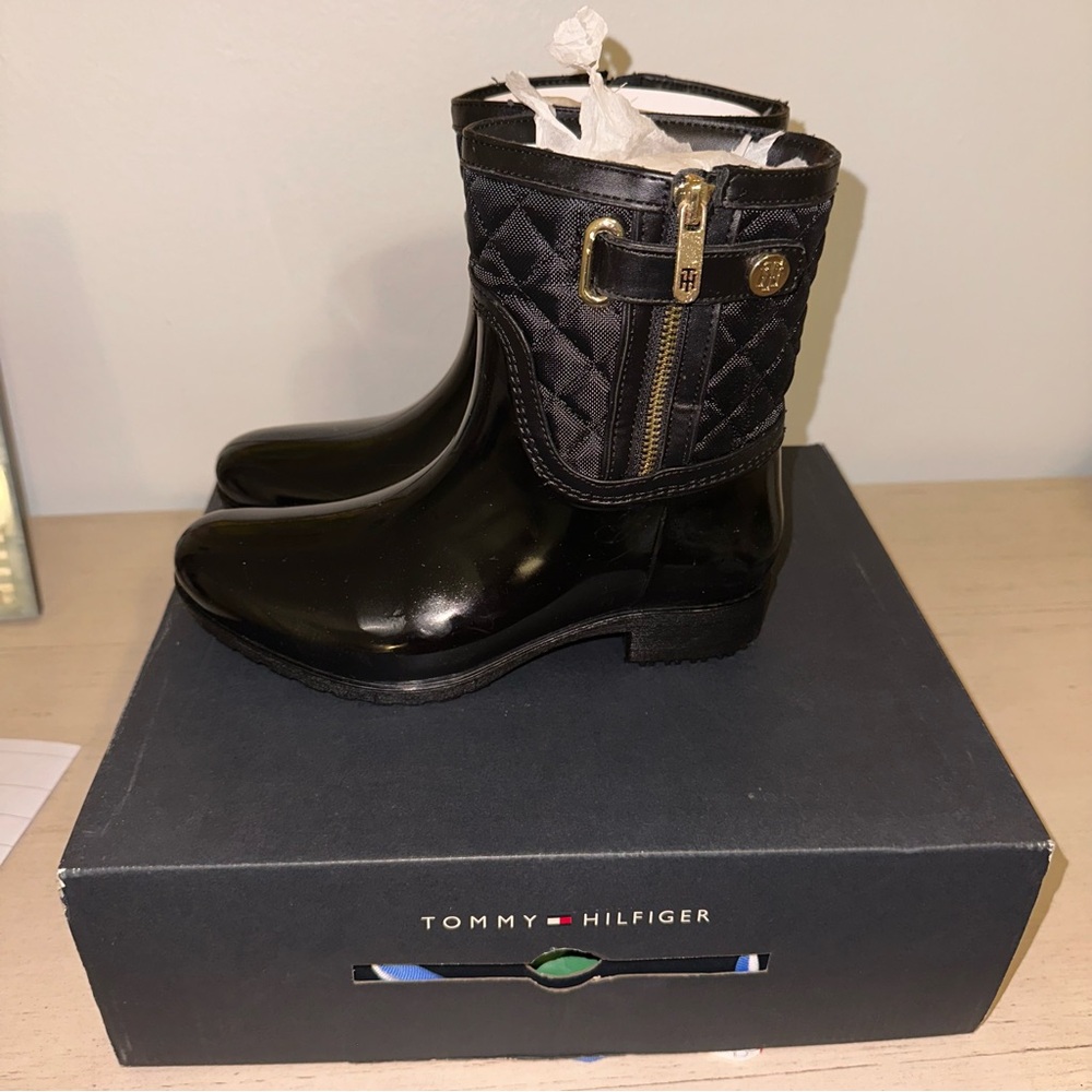 Tommy Hilfiger Black Quilted Boots with Gold Zipper